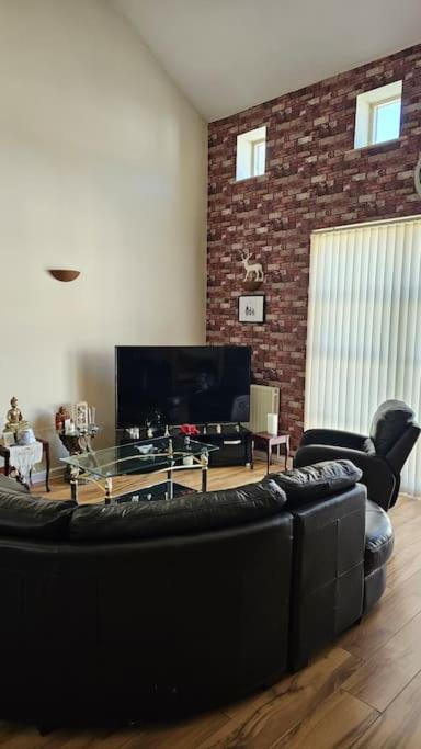 Open Planned Apartment 伯肯黑德 外观 照片